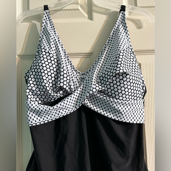 👙👙 Bundle 2 Women’s Swimsuits for $15 B2PRITT Women’s One Piece - Picture 2 of 4